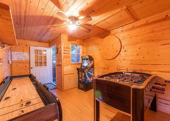 #1 Buffalo Herd -pet Friendly - Sleeps 6 - Playground & Game Chalet